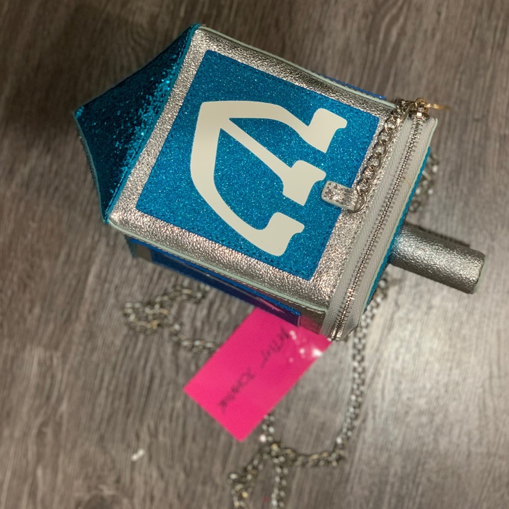Betsey Johnson Mazel crossbody